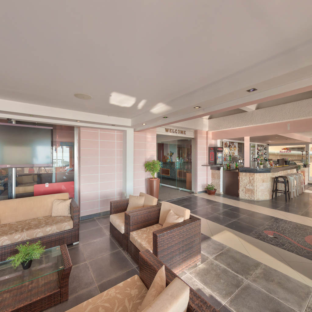 Mackenzie Beach Hotel Ларнака Экстерьер фото