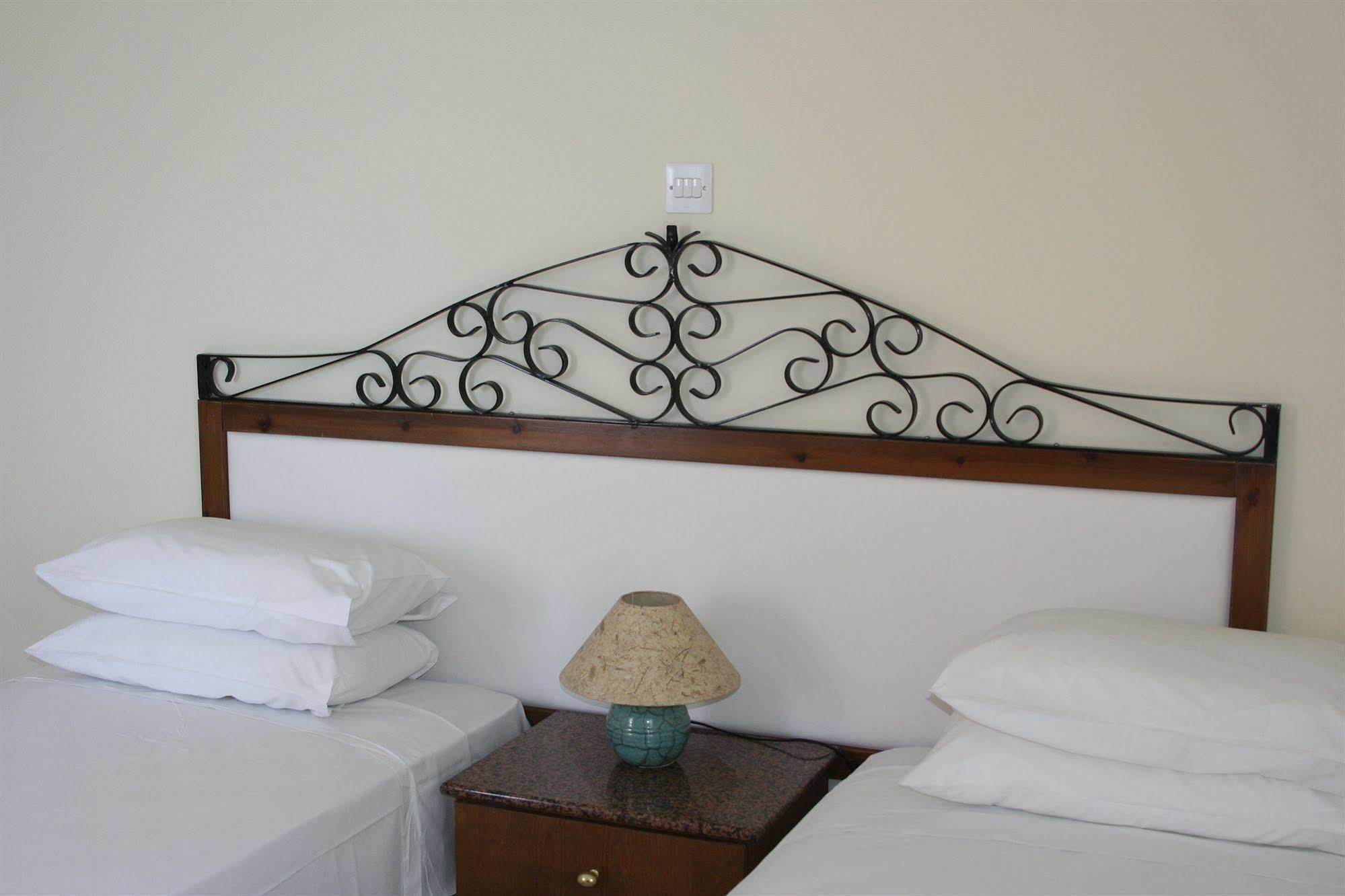 Mackenzie Beach Hotel Ларнака Экстерьер фото