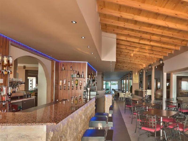 Mackenzie Beach Hotel Ларнака Экстерьер фото