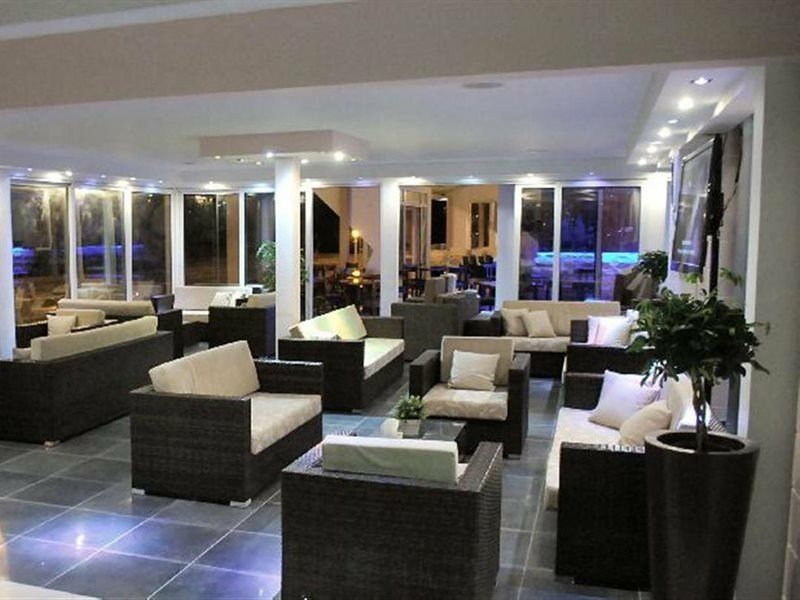 Mackenzie Beach Hotel Ларнака Экстерьер фото